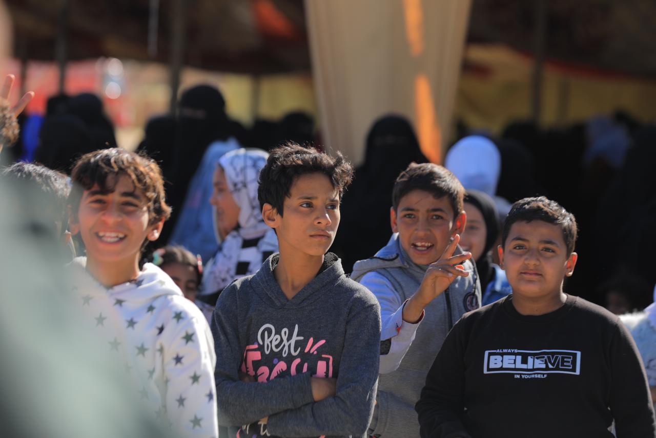 أطفال الشيخ زويد خلال  استقبال الوفد