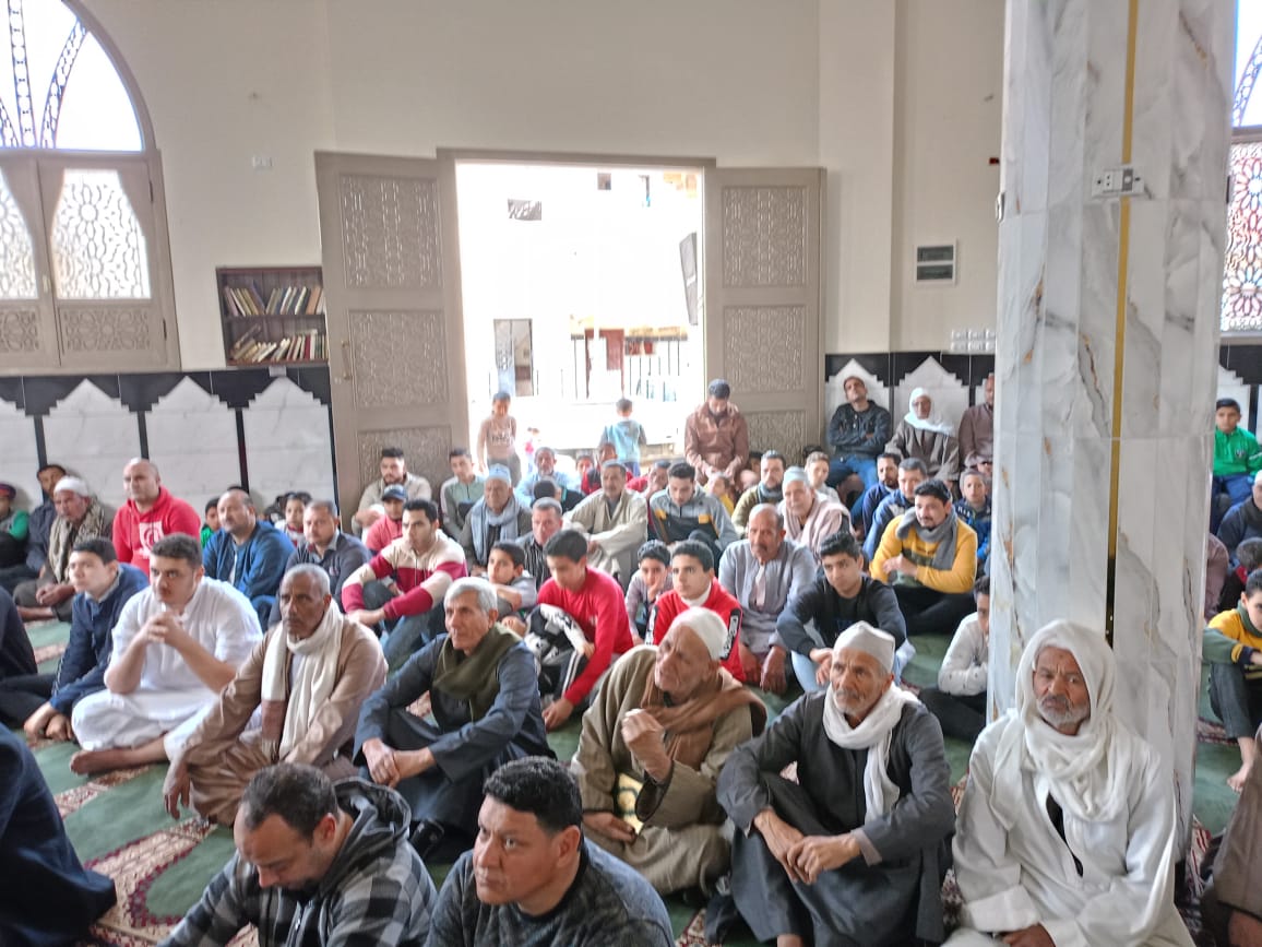 الحضور خلال افتتاح مسجد البطراوي
