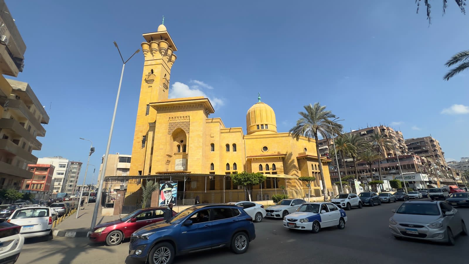 المسجد بشارع ٢٣ يوليو