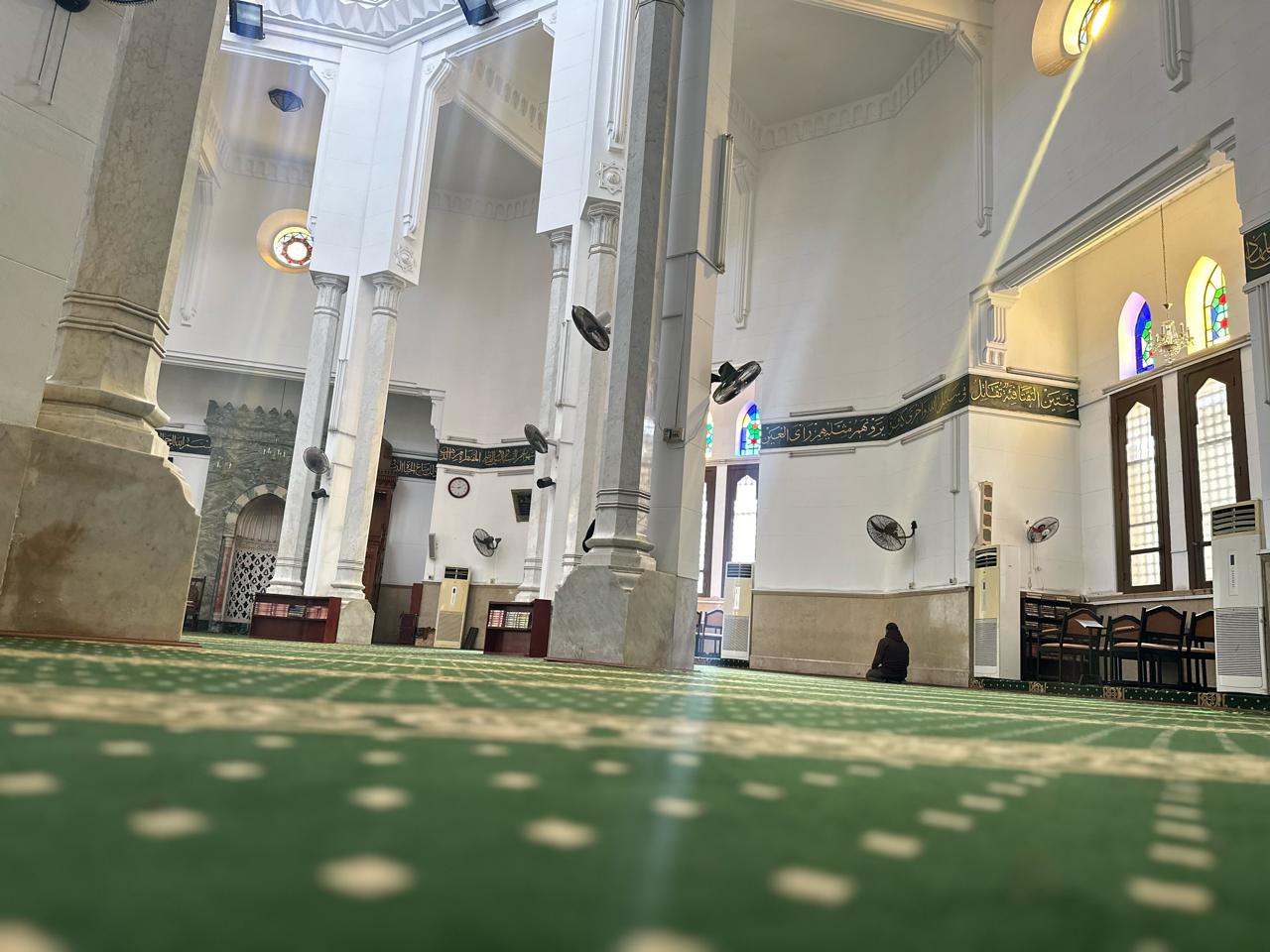 مسجد لطفي شباره من الداخل ببورسعيد