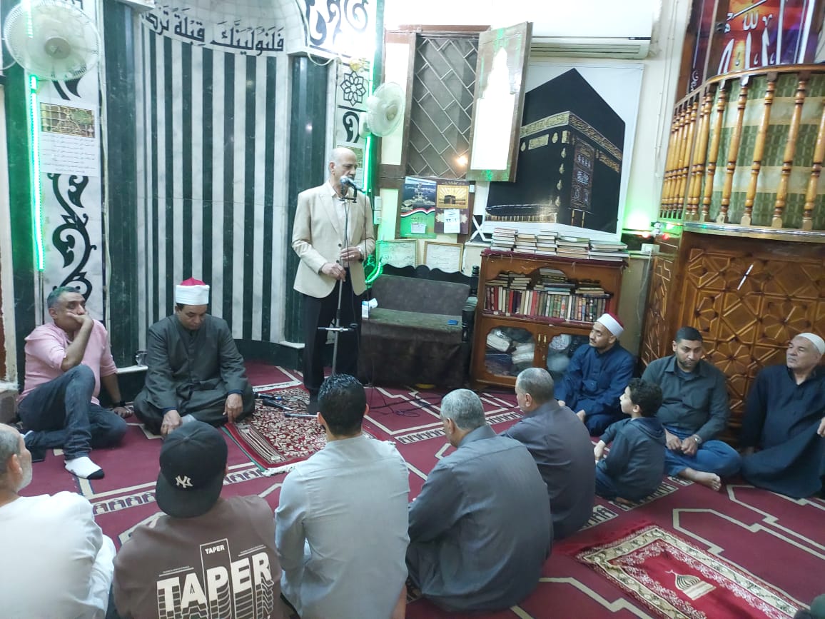 ندوات بالمساجد لتعريف المواطنين بخطورة الأمية في سوهاج