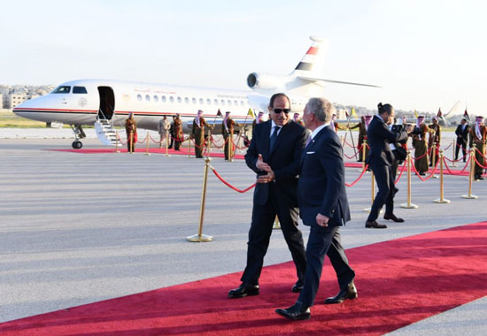 الرئيس السيسى يصل العاصمة الأردنية عمان والملك عبد الله يستقبله (7)