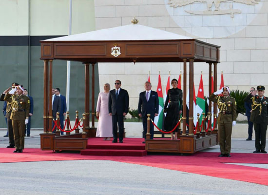 الرئيس السيسى يصل العاصمة الأردنية عمان والملك عبد الله يستقبله (6)