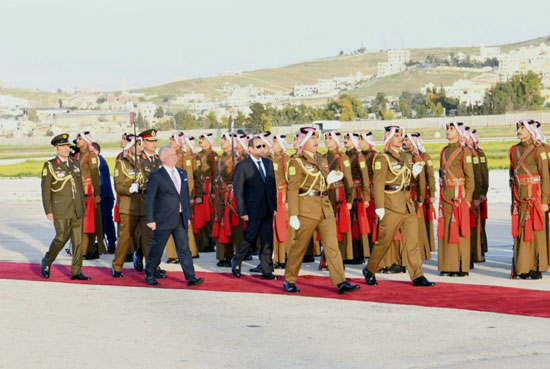 الرئيس السيسى يصل العاصمة الأردنية عمان والملك عبد الله يستقبله (4)