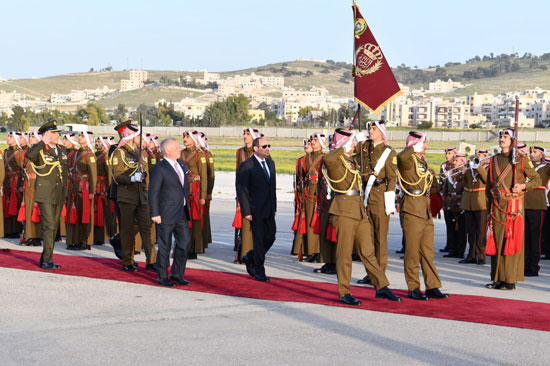 الرئيس السيسى يصل العاصمة الأردنية عمان والملك عبد الله يستقبله (2)