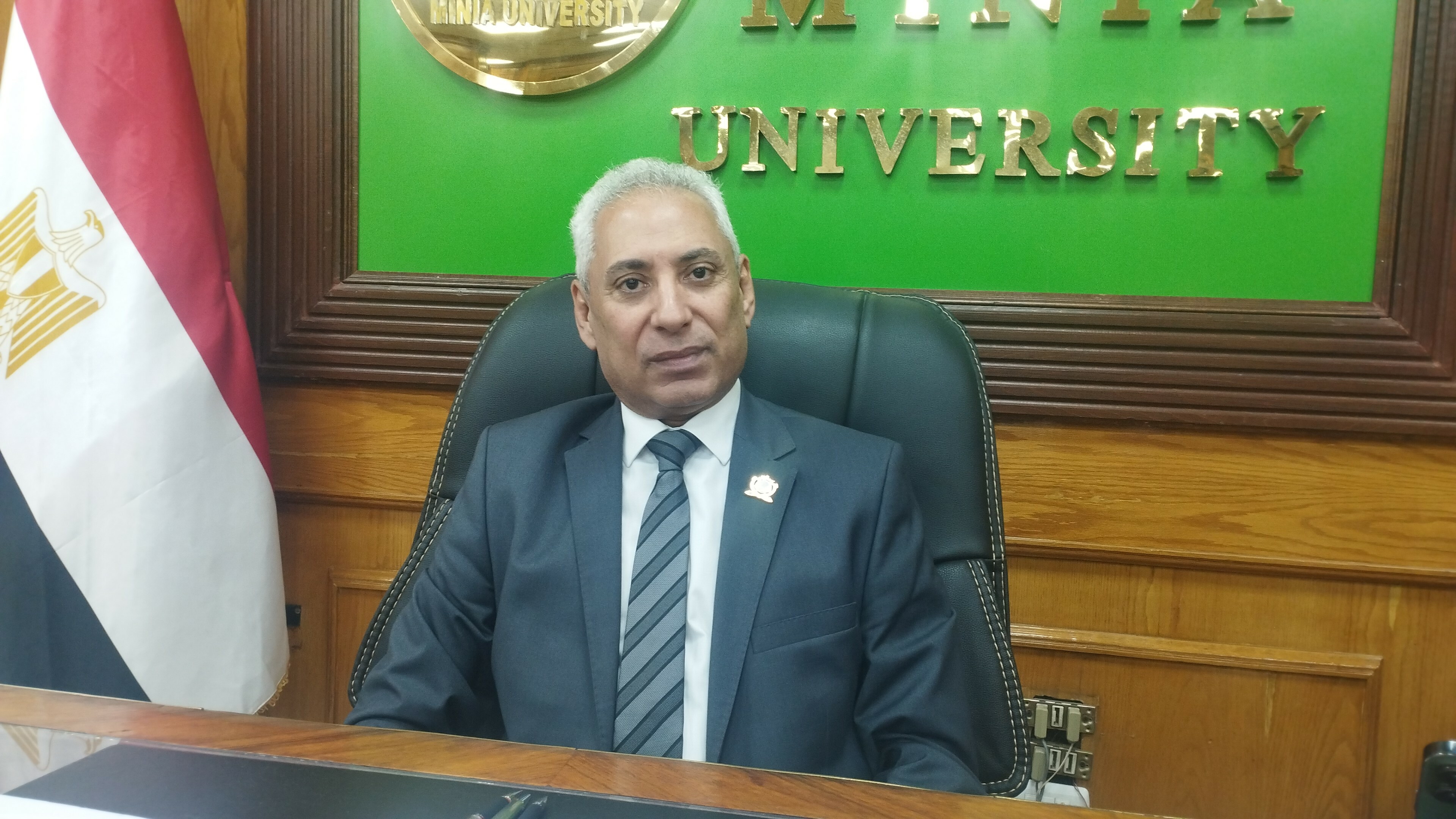رئيس جامعة المنيا (2)