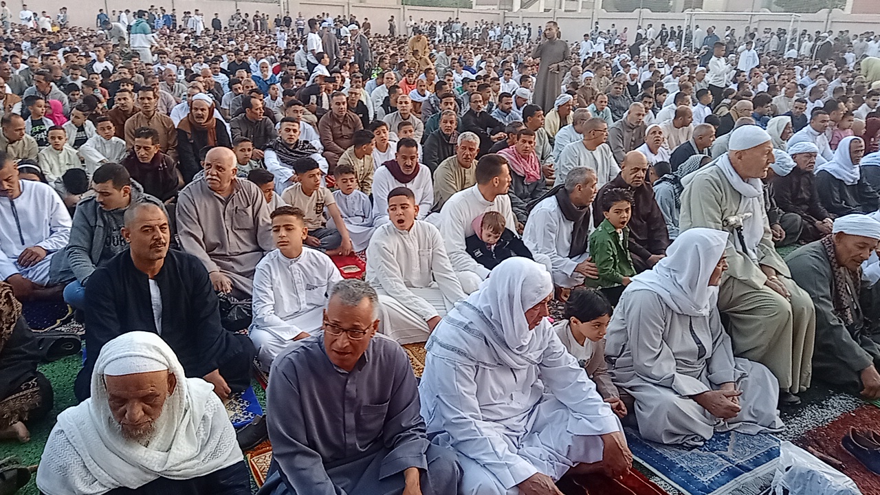 الآلاف يؤدون صلاة العيد بالمنوفية (4)