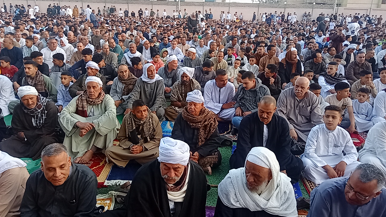الآلاف يؤدون صلاة العيد بالمنوفية (5)