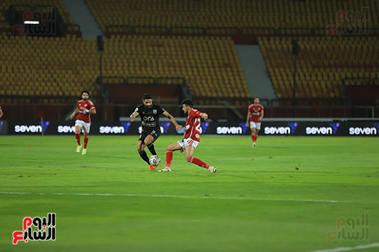 طاهر محمد طاهر خلال المباراة