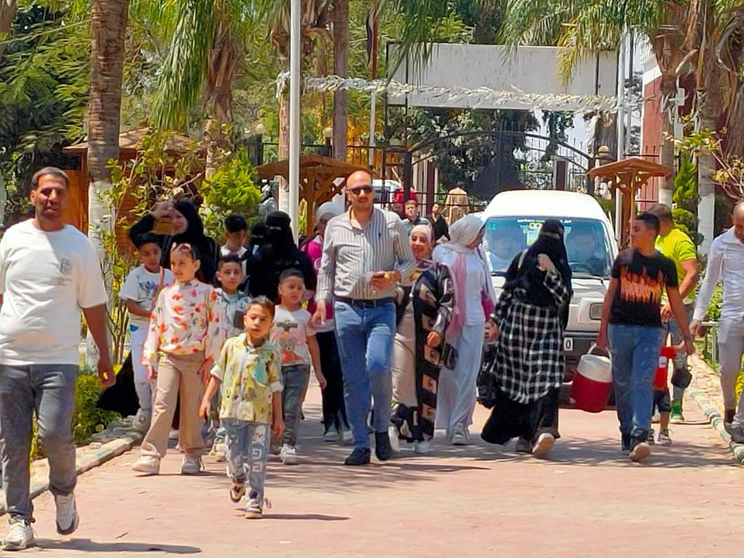 المواطنين فى القناطر الخيرية خامس أيام عيد الفطر (1)