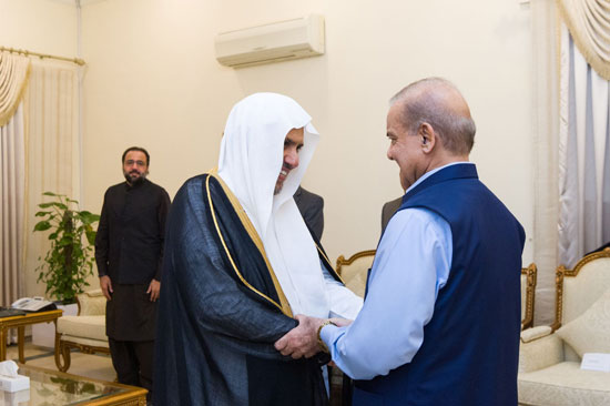 رئيس الوزراء الباكستاني يستقبل أمينَ عام رابطة العالم الإسلامي (1)