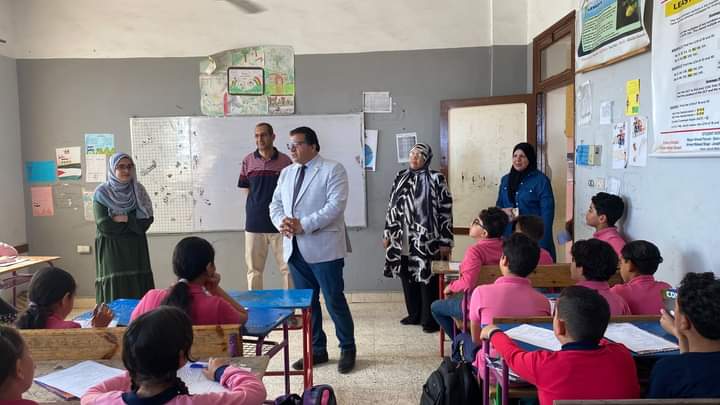 جانب من جولة وكيل تعليم جنوب سيناء بالمدارس (1)
