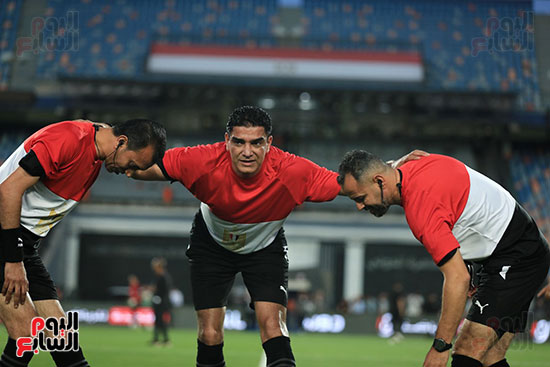 طاقم تحكيم مباراة القمة (4)