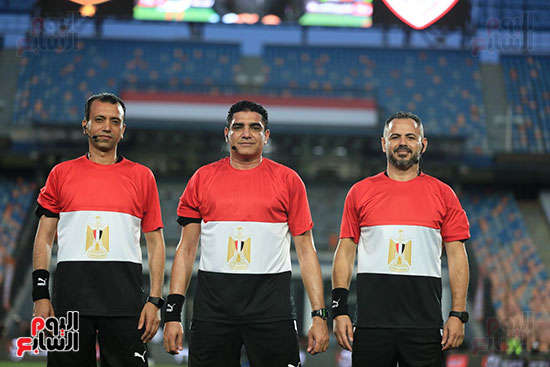 طاقم تحكيم مباراة القمة (6)