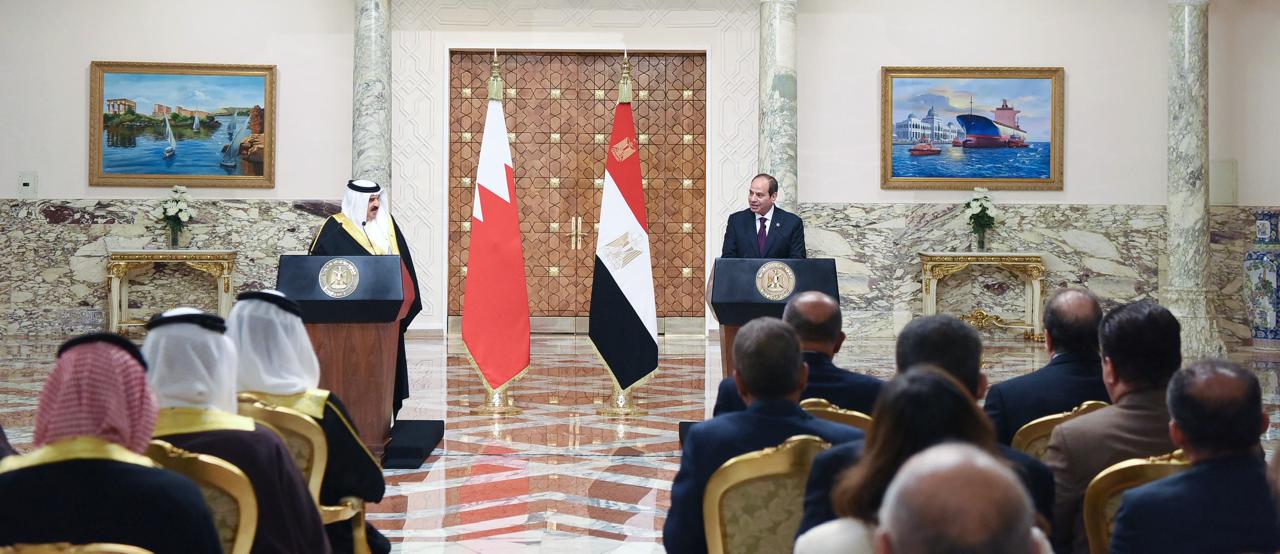 الرئيس السيسي والعاهل البحرينى (2)
