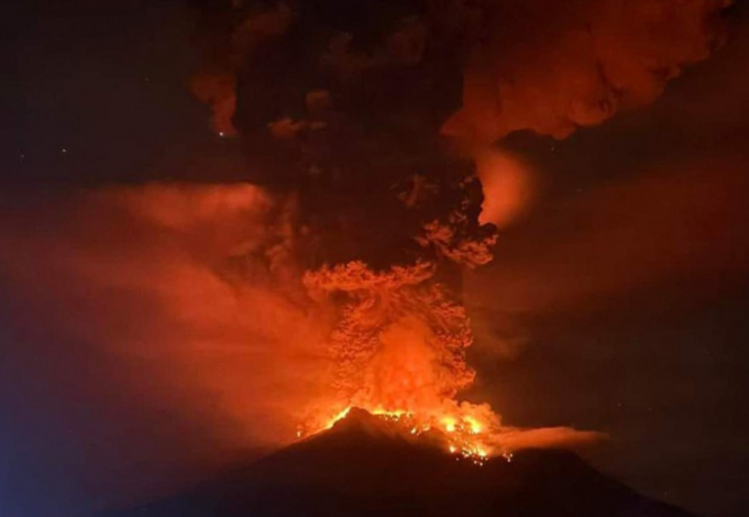 بركان اندونيسيا