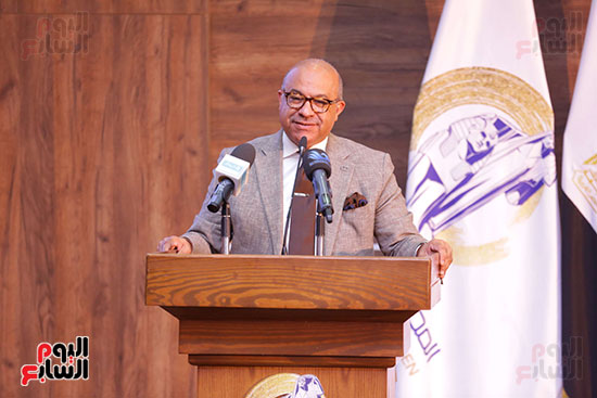 الدكتور ابراهيم عشماوى مساعد أول وزير التموين (3)