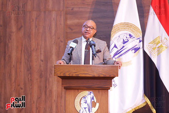 الدكتور ابراهيم عشماوى مساعد أول وزير التموين (2)