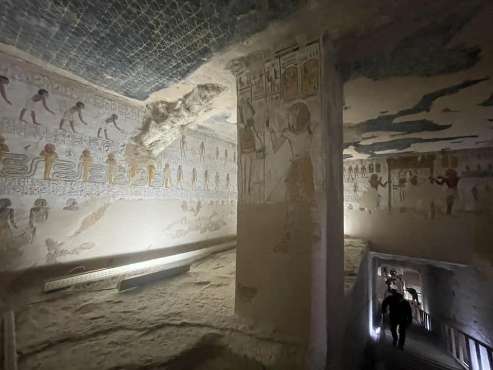 نقوش ومناظر متنوعة داخل مقبرة الملك مرنبتاح بوادى الملوك