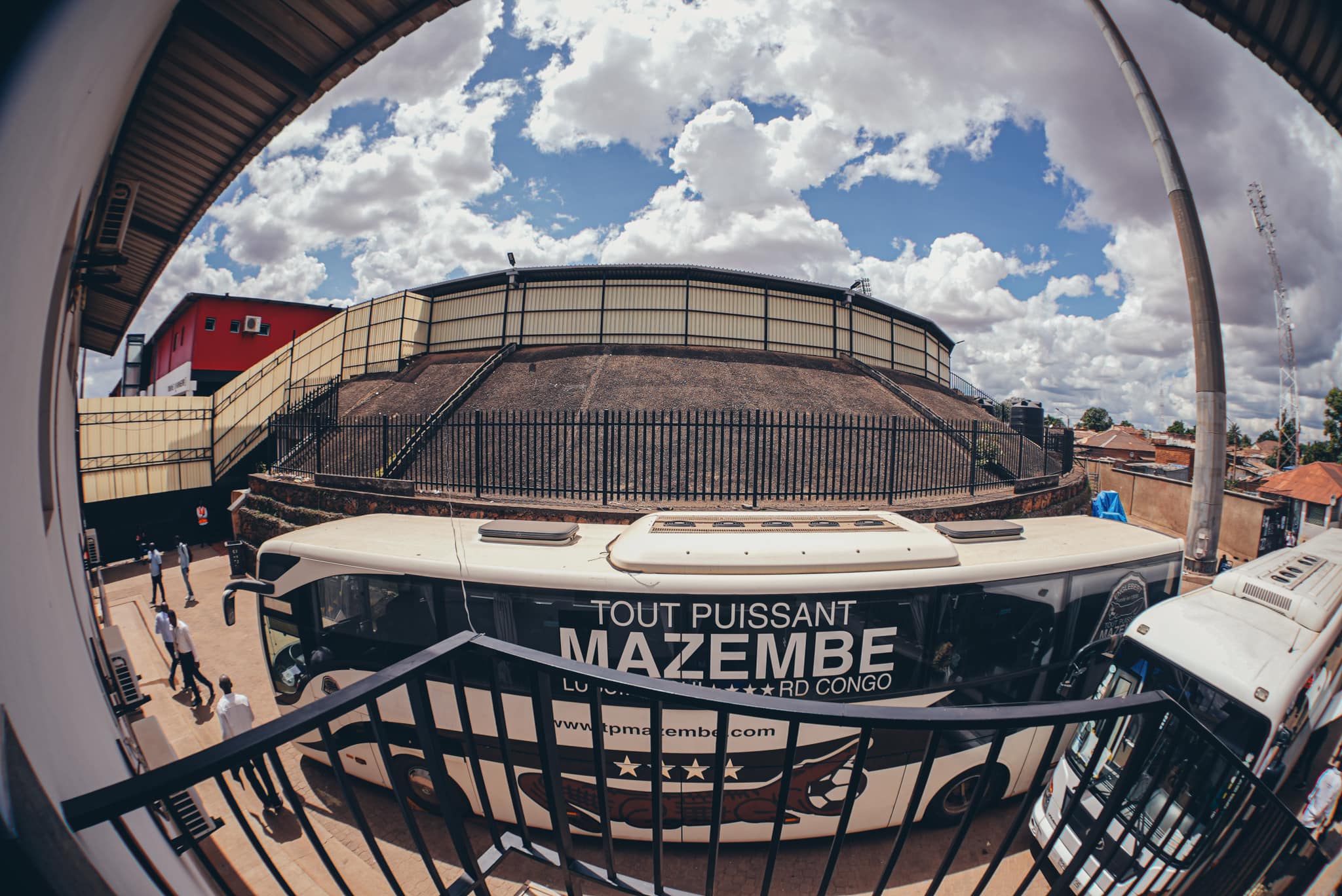 ملعب مازيمبي