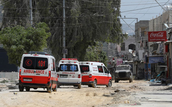 قوات الاحتلال تمنع وصول سيارات الاسعاف الى المكان