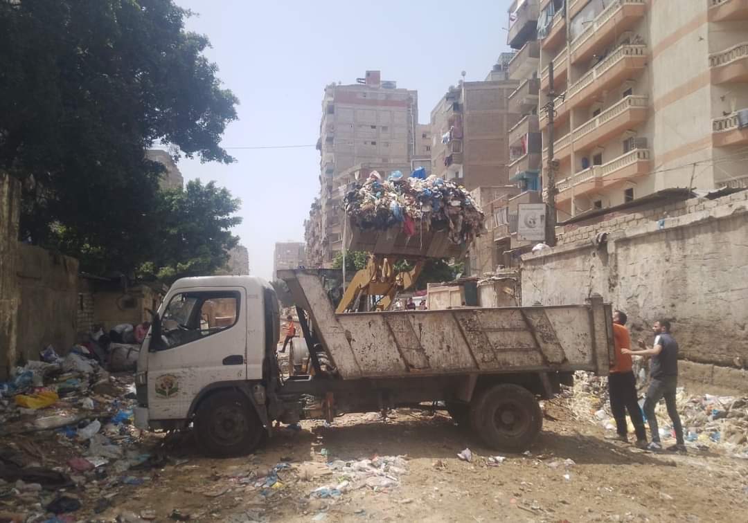 حي شرق يرفع مخلفات وقمامة ضمن مشروع المترو الجديد بالإسكندرية