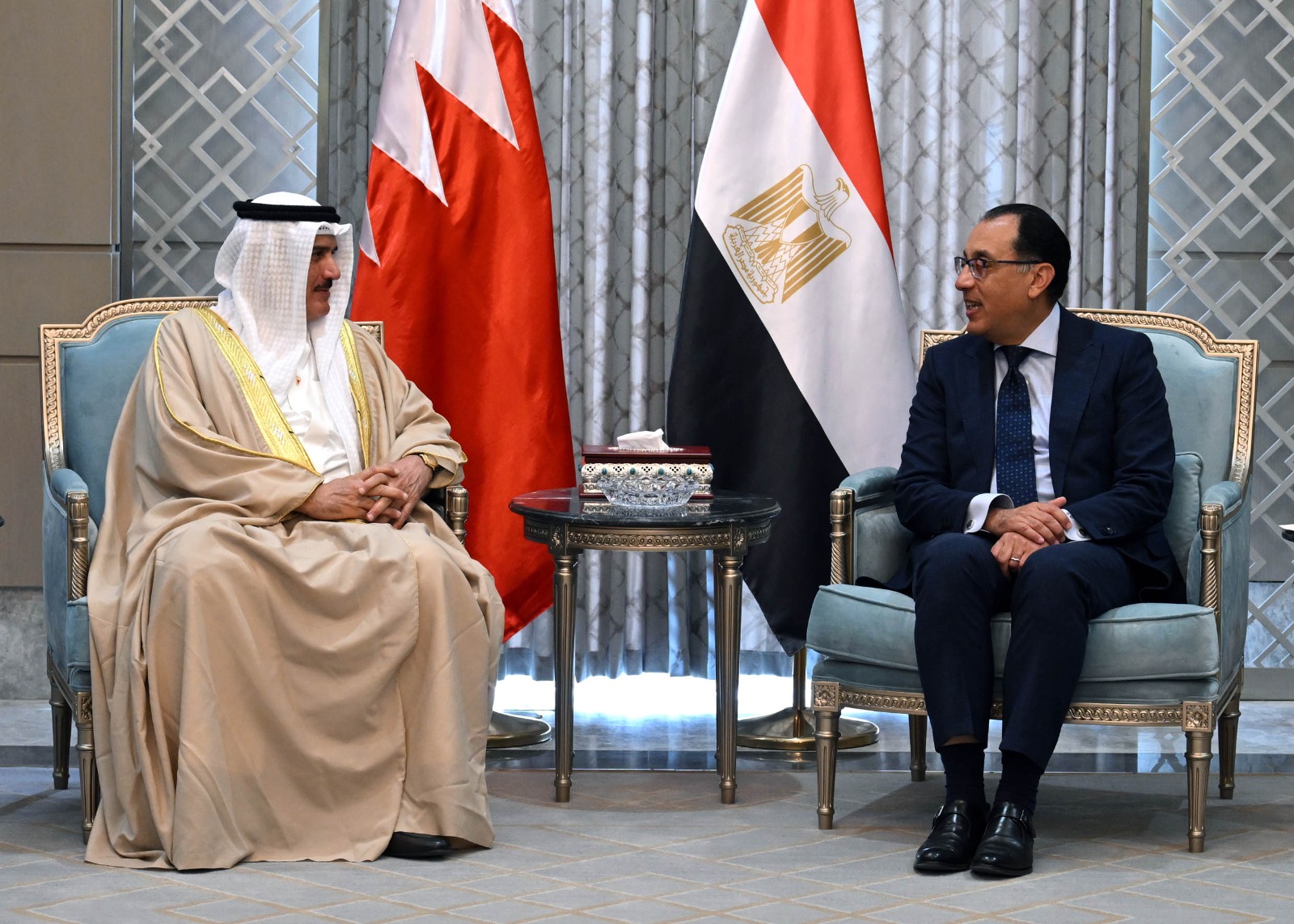 رئيس الوزراء يستقبل رئيس مجلس النواب البحريني والوفد المرافق
