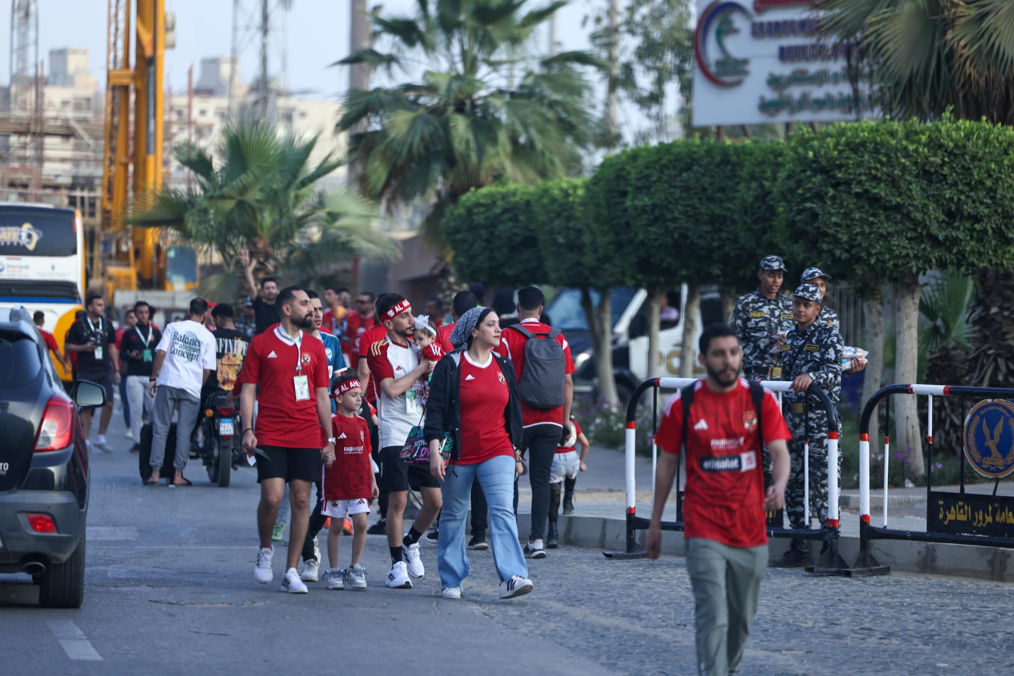 جمهور الأهلي في الطريق لأستاد القاهرة لحضور مباراة مازيمبي  (10)
