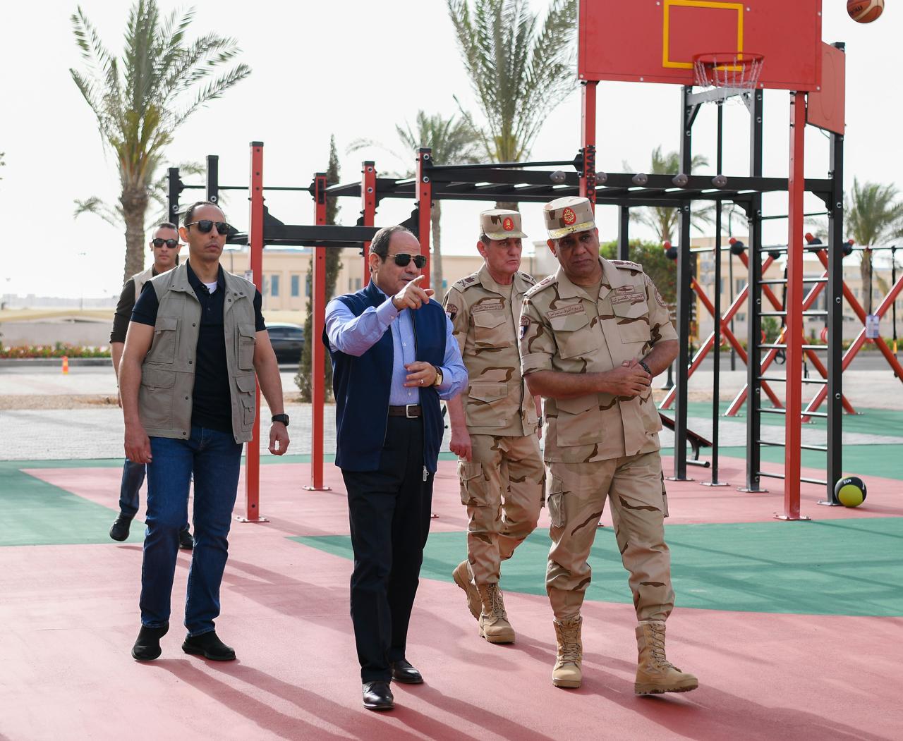 الرئيس السيسى خلال جولة تفقدية بالأكاديمية العسكرية فى العاصمة الإدارية