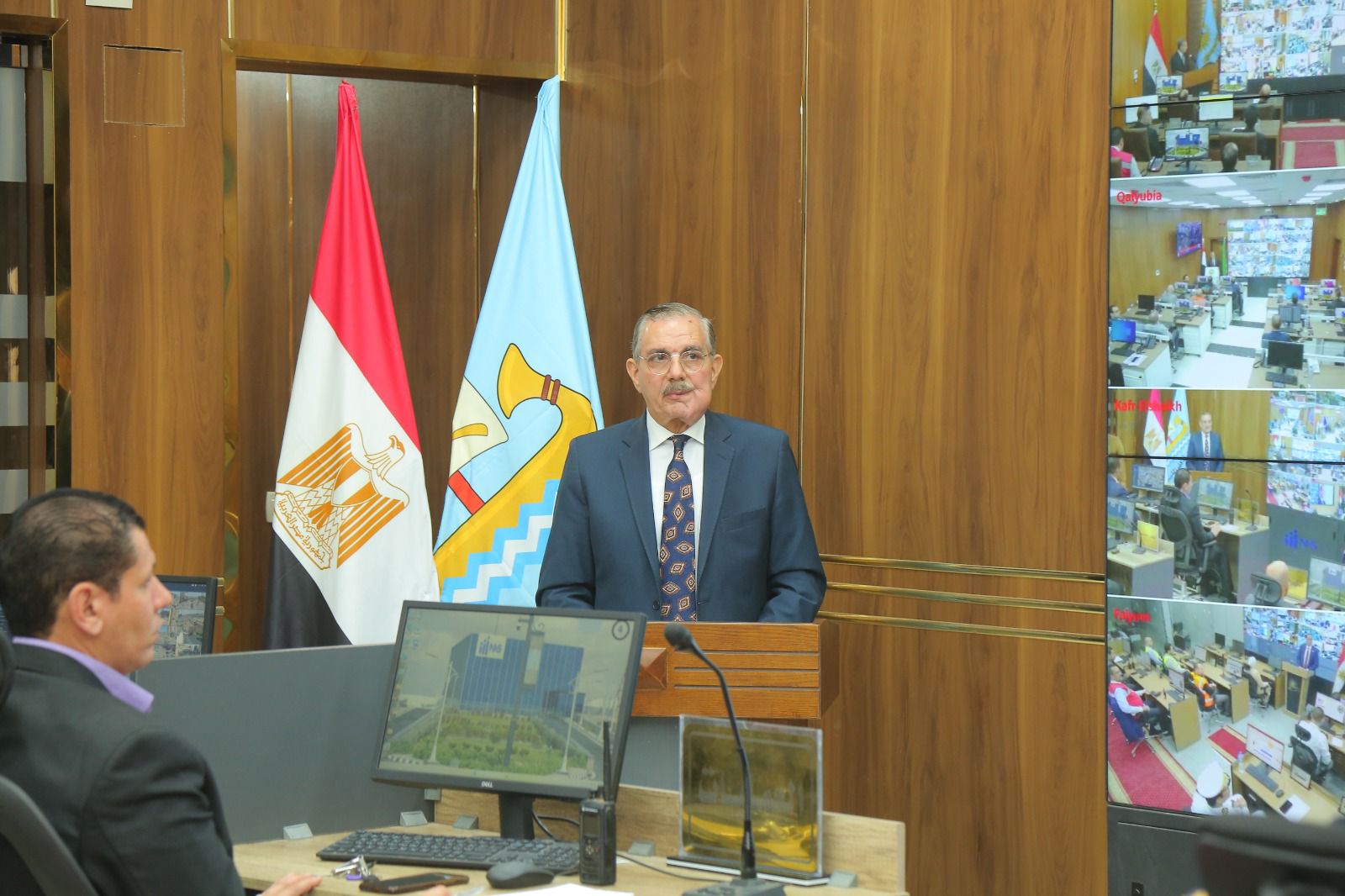 محافظ كفر الشيخ خلال افتتاح الرئيس لمركز السيطرة