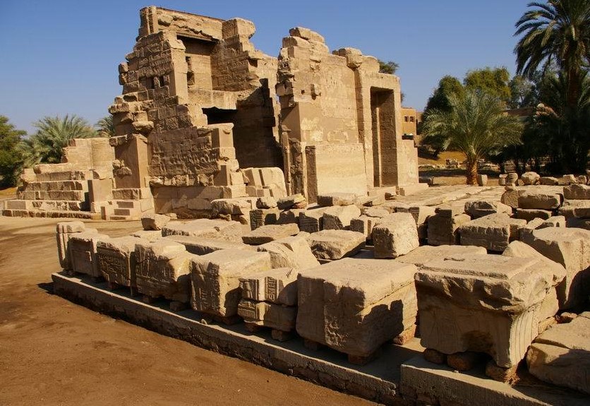 معبد مونتو أهم معبد شاهد على عبادة إله الحرب بمدينة الطود