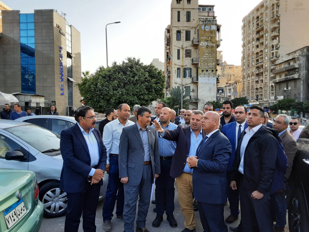 وزير النقل يتفقد المرحلة الأولى من مترو الإسكندرية