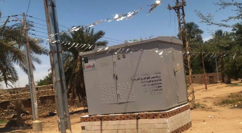 مشروع تركيب محولات كهرباء بقرية بلانة بأسوان (5)