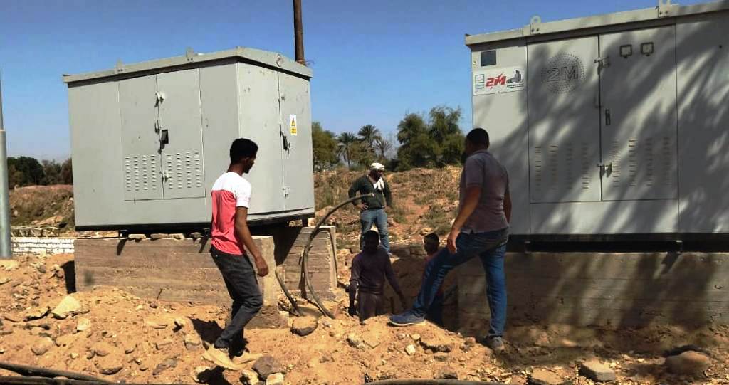 مشروع تركيب محولات كهرباء بقرية بلانة بأسوان (4)
