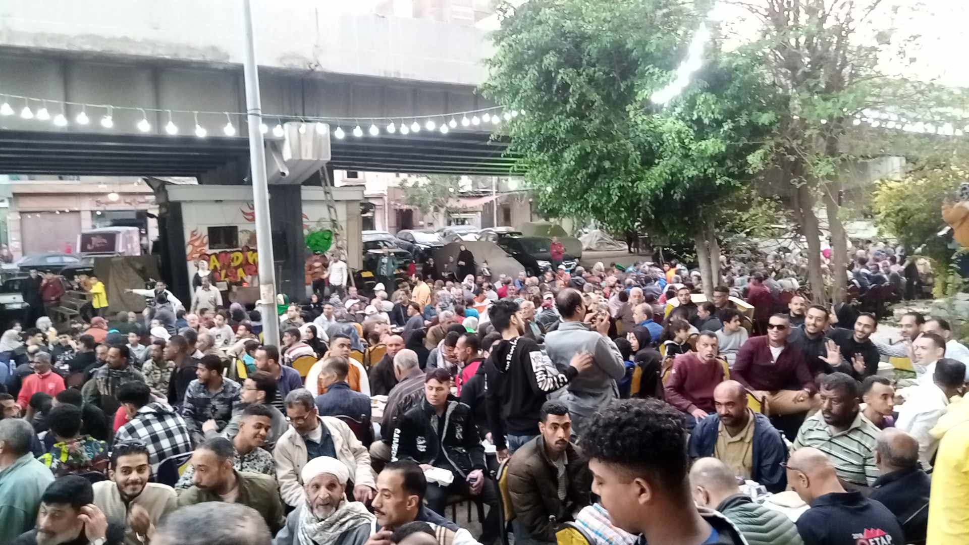 توافد كبير لأهالي القباري في افطار أحمد شيبة بالإسكندرية