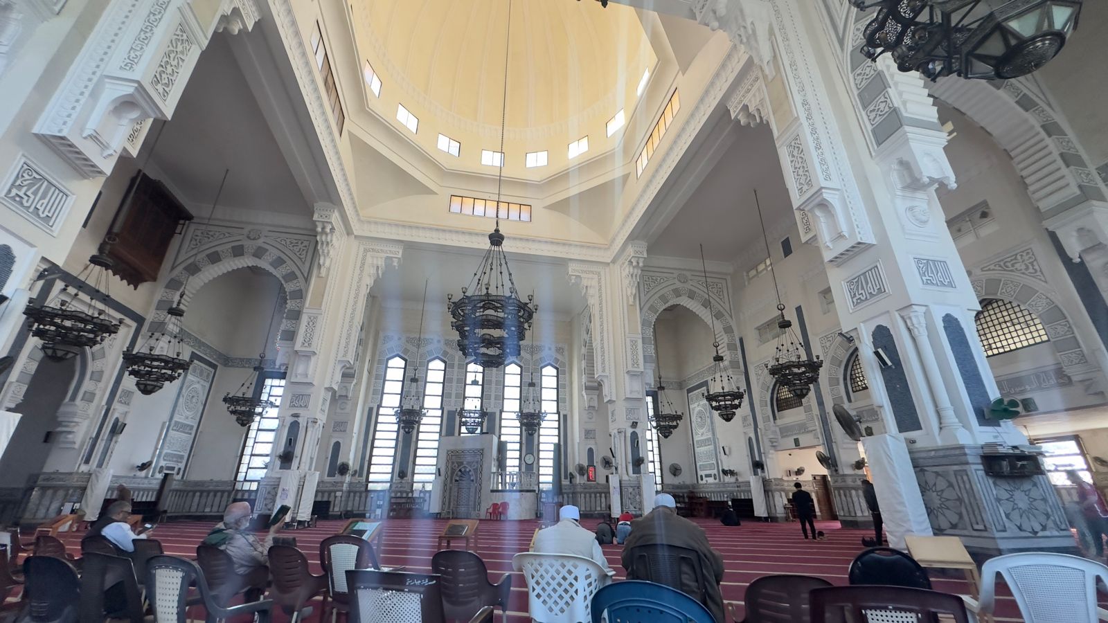 المسجد في مدينة بورفؤاد