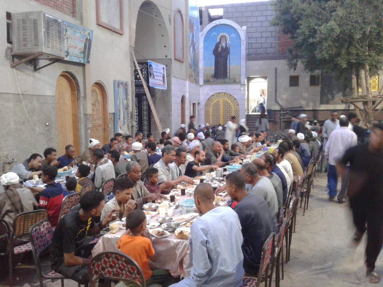 حفل إفطار جماعي بقرية أبو دياب غرب (1)