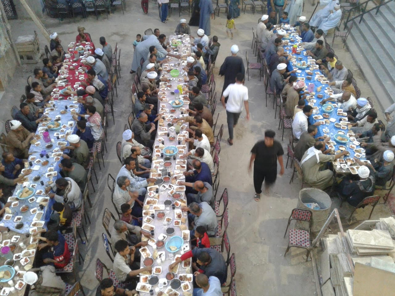 حفل إفطار جماعي بقرية أبو دياب غرب (4)