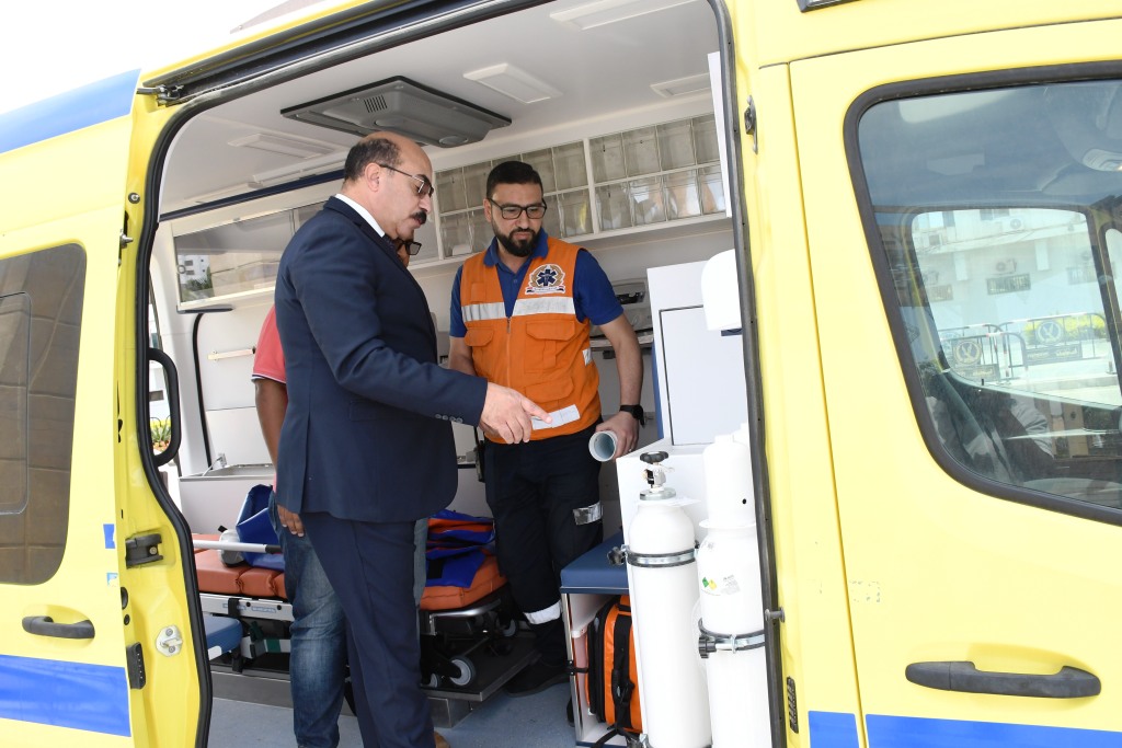 وصول سيارات إسعاف جديدة لتوزع على قرى حياة كريمة بأسوان (6)