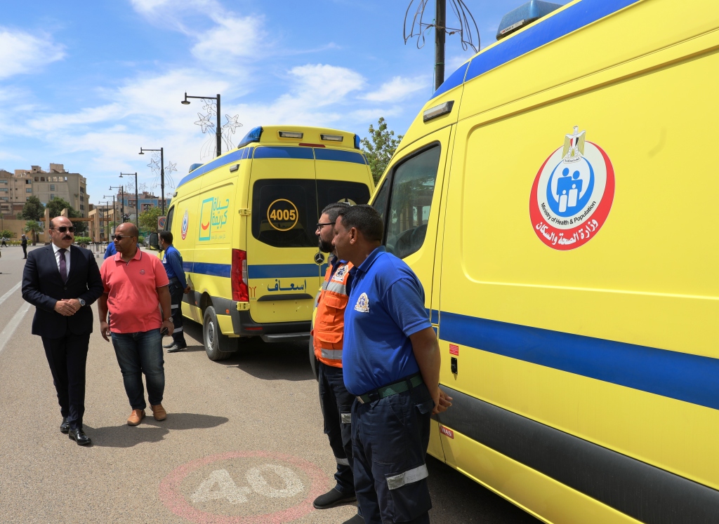وصول سيارات إسعاف جديدة لتوزع على قرى حياة كريمة بأسوان (4)