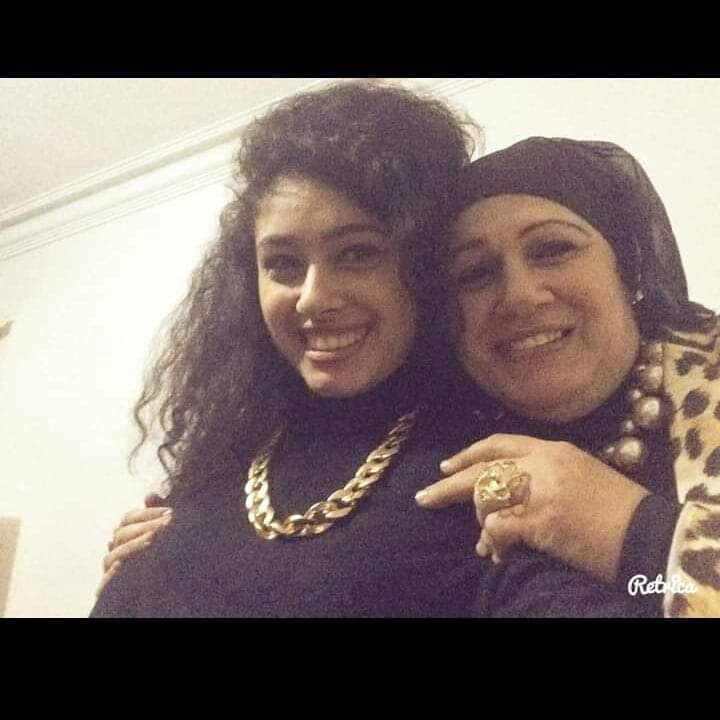 ريم أحمد مع والدتها الراحلة فاتن الراعى (1)