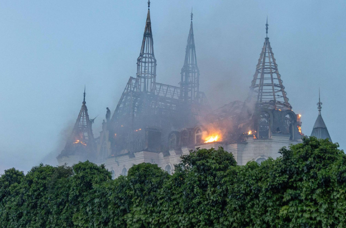 القلعة الأوكرانية تتعرض لضربة صاروخية