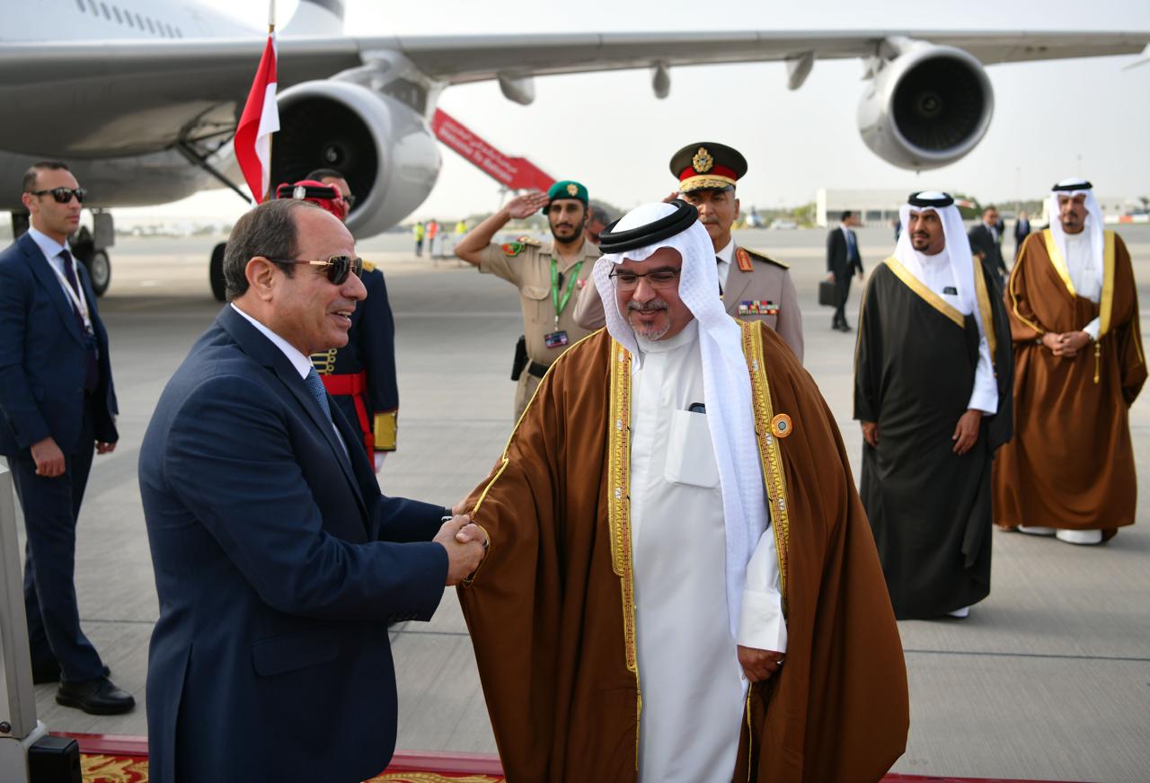 الرئيس السيسى يصل البحرين (3)
