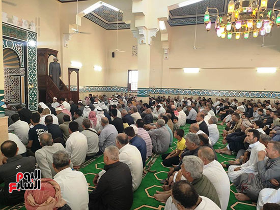 صلاة-الجمعة-بمسجد-الشيخ-زويد-بعد-افتتاحه
