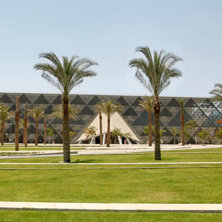 مدخل المتحف المصرى الكبير