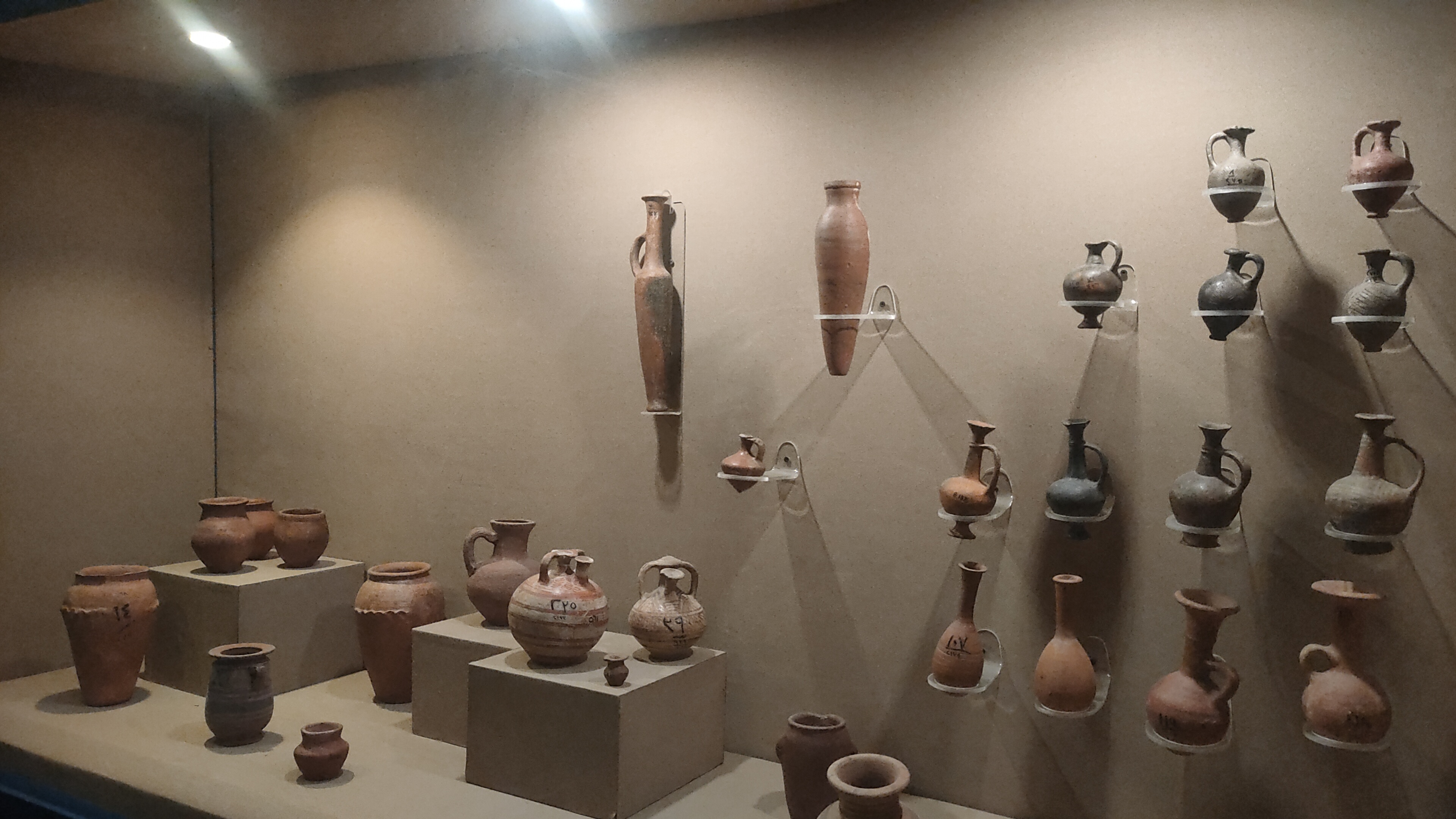 الآثار في متحف تل بسطة