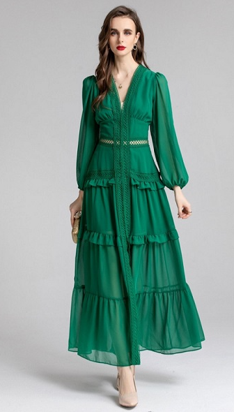 فستان من الأخضر الداكن