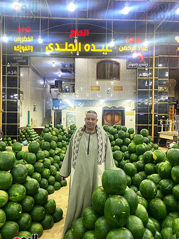 أهرامات-البطيخ-تزين-سوق-بنها-العمومي-(1)