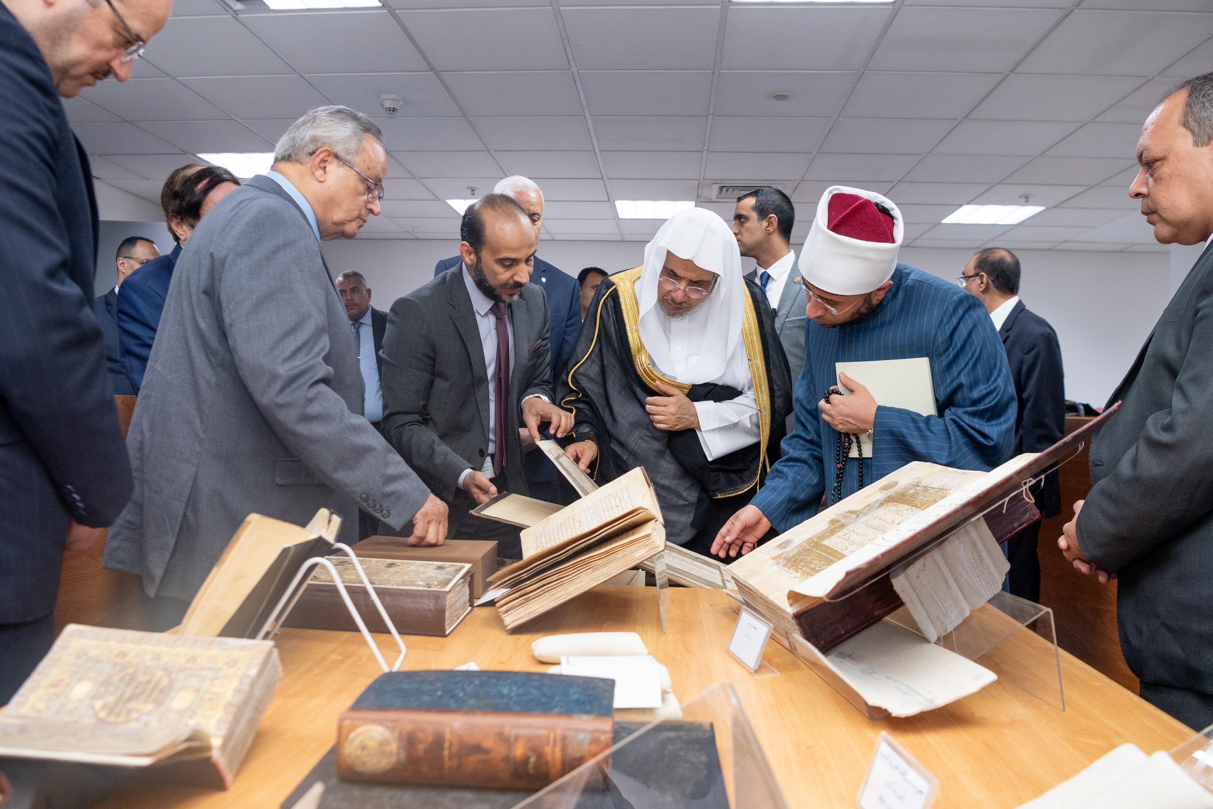 زيارة الأمين العام لرابطة العالم الإسلامي إلى مكتبة الإسكندرية