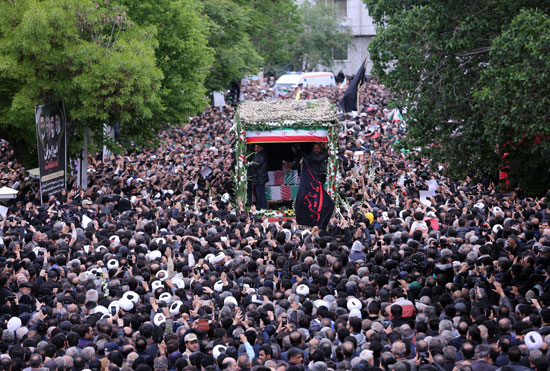 نشييع جثمان الرئيس الإيراني (1)